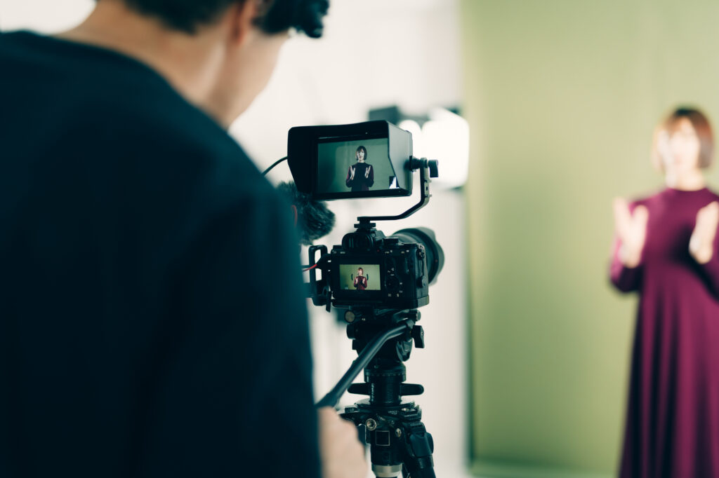 芸能人やタレントをアンバサダーに起用する際の注意点